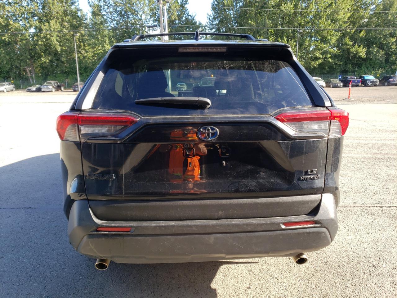 Toyota RAV4 Le Image 9